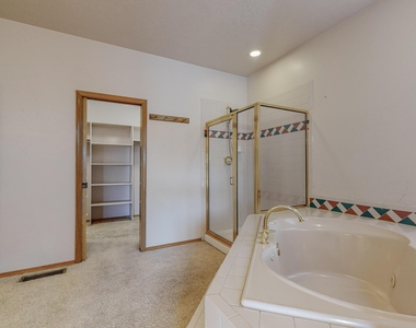 4404 Red Tail Court - Photo Thumbnail 25