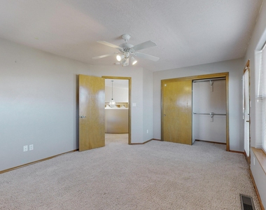 4404 Red Tail Court - Photo Thumbnail 28