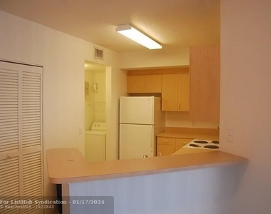 302 Belmont Ln - Photo Thumbnail 6