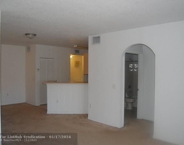 302 Belmont Ln - Photo Thumbnail 5