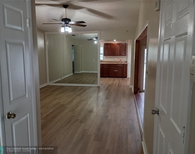 450 Lakewood Cir - Photo Thumbnail 6