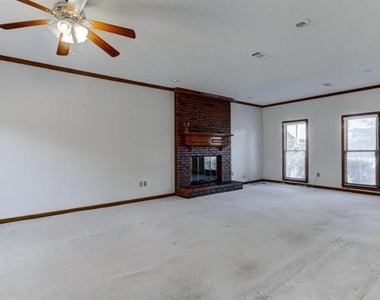 837 N Walnut Bend - Photo Thumbnail 12