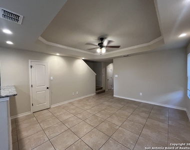 6646 Mia Way - Photo Thumbnail 3