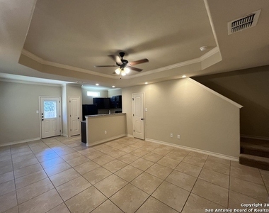 6646 Mia Way - Photo Thumbnail 2