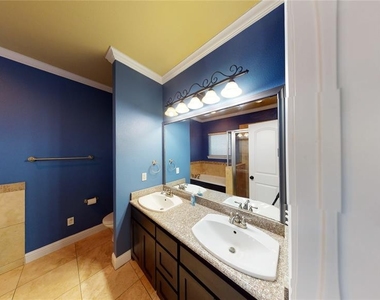 4801 Birchman Avenue - Photo Thumbnail 26