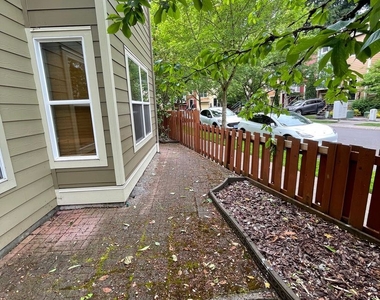 2163 Ne Cadbury Ave - Photo Thumbnail 21