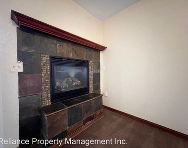 11990 Sw Corby Dr. #17 - Photo Thumbnail 15