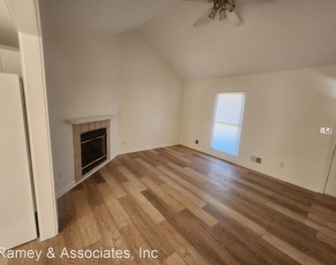 11100 Lincoln Way - Photo Thumbnail 3