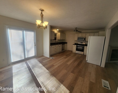 11100 Lincoln Way - Photo Thumbnail 7