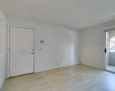 221 Mission Newport Lane - Photo Thumbnail 7