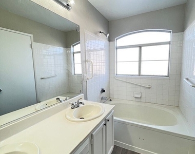 5415 W Harmon Avenue - Photo Thumbnail 20