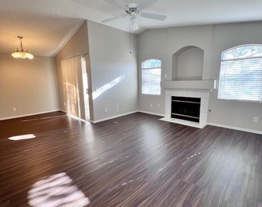 5415 W Harmon Avenue - Photo Thumbnail 2