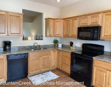 84 Silver Maple Ridge - Photo Thumbnail 11