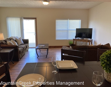 84 Silver Maple Ridge - Photo Thumbnail 13