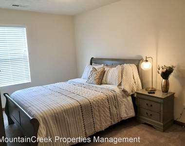 84 Silver Maple Ridge - Photo Thumbnail 7