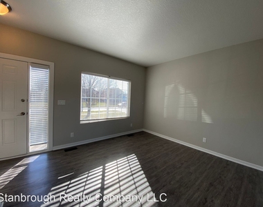 580 Se Westgate - Photo Thumbnail 12