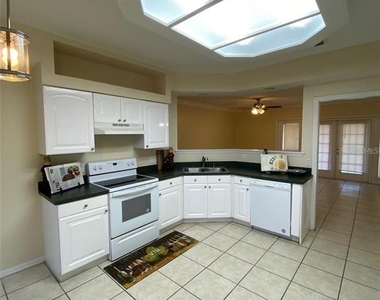 2758 Gables Drive - Photo Thumbnail 12