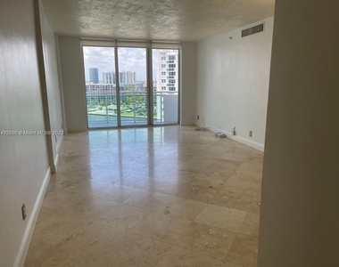 3001 S Ocean Dr - Photo Thumbnail 4