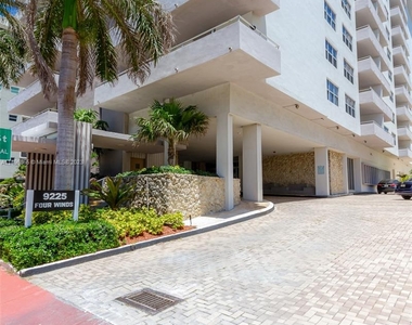 9225 Collins Ave - Photo Thumbnail 3