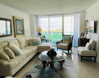 4001 S Ocean Dr - Photo Thumbnail 17