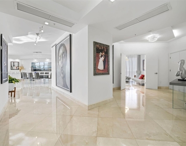 6301 Collins Ave - Photo Thumbnail 28