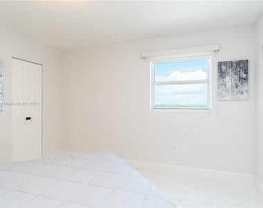 6301 Collins Ave - Photo Thumbnail 33