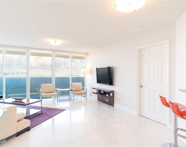 6301 Collins Ave - Photo Thumbnail 1