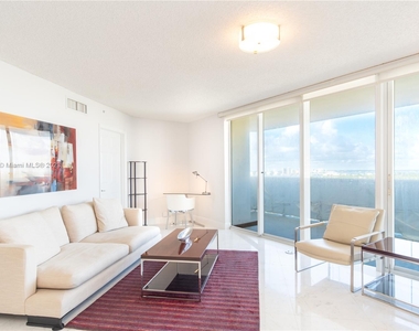 6301 Collins Ave - Photo Thumbnail 3