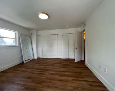 801 Meridian Ave - Photo Thumbnail 9