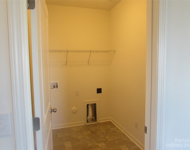 108 Davenport Drive - Photo Thumbnail 11