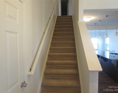 108 Davenport Drive - Photo Thumbnail 16