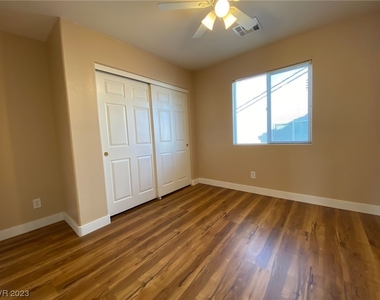 9212 Millikan Avenue - Photo Thumbnail 14