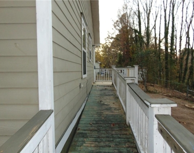 844 Plainville Drive Sw - Photo Thumbnail 4