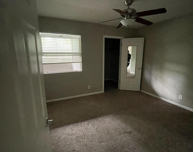 1730 W Emelita Avenue - Photo Thumbnail 7