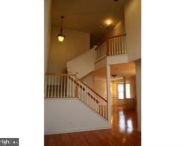 201 Tall Pines Drive - Photo Thumbnail 5