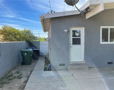 16559 Labrador Street - Photo Thumbnail 15