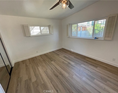 16559 Labrador Street - Photo Thumbnail 9