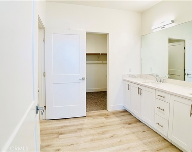 3578 Rambla Pl - Photo Thumbnail 33