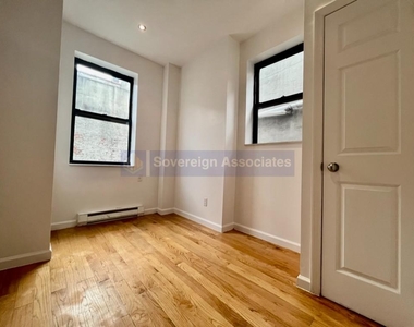 342 Manhattan Avenue - Photo Thumbnail 2