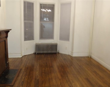 517 E 235th Street - Photo Thumbnail 2