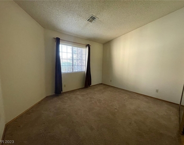 5205 Orchard Hills Avenue - Photo Thumbnail 9