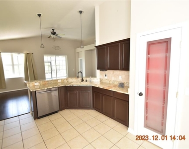 8714 Sandy Plains Drive - Photo Thumbnail 18