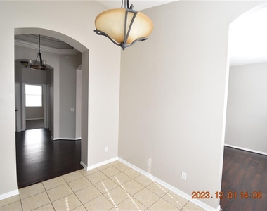 8714 Sandy Plains Drive - Photo Thumbnail 22