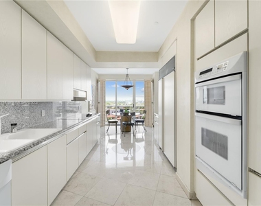 9601 Collins Ave - Photo Thumbnail 12