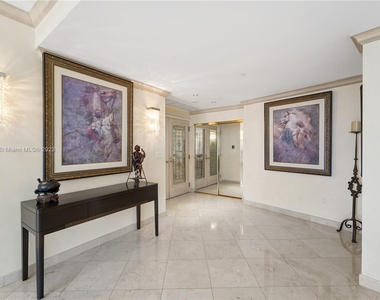 9601 Collins Ave - Photo Thumbnail 4