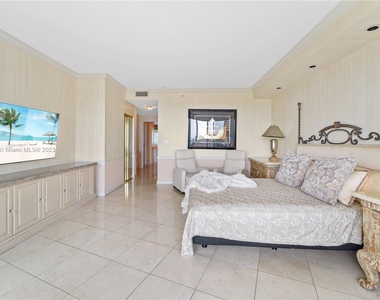 9601 Collins Ave - Photo Thumbnail 25