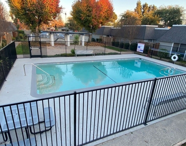 3393 E Dakota Ave Apt 114 - Photo Thumbnail 7