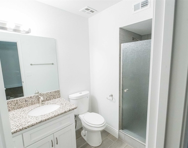 3393 E Dakota Ave Apt 114 - Photo Thumbnail 5