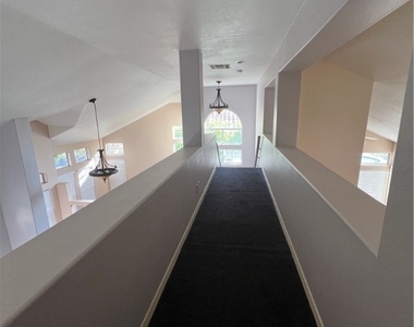 2813 Summer Lake Drive - Photo Thumbnail 20