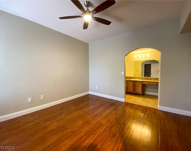 8400 White Eagle Avenue - Photo Thumbnail 16